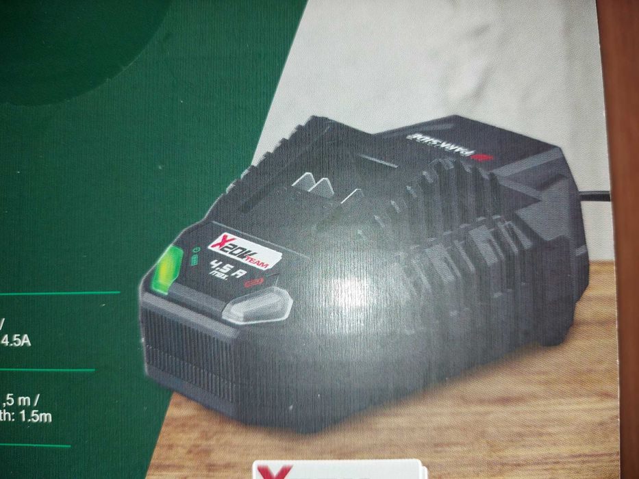 Incărcător acumulatori PARKSIDE 20V, 4,5 A, 120 W