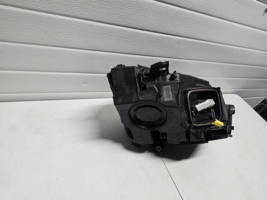 Far stanga Mercedes GLC Facelift W253