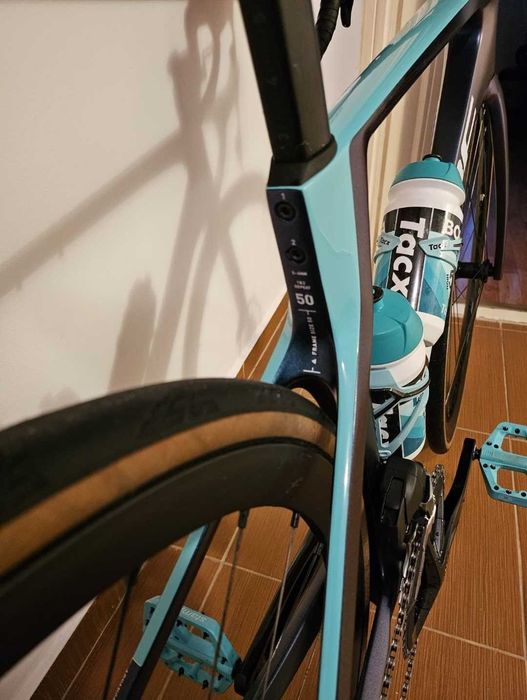 Bicicleta carbon Cube Axial WS C:62 SLX 2024 Sram Rival AXS electric