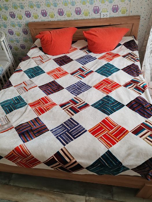 Продам кровать с матрасом