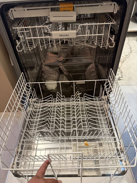 Съдомиялна MIELE 60cm.