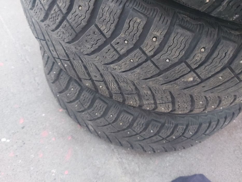 Продам резину 215/65/16