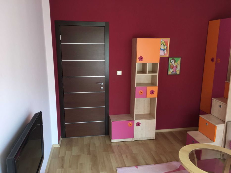 Отдавам под наем тристаен апартамент в нова сграда до пазар Чaталджа