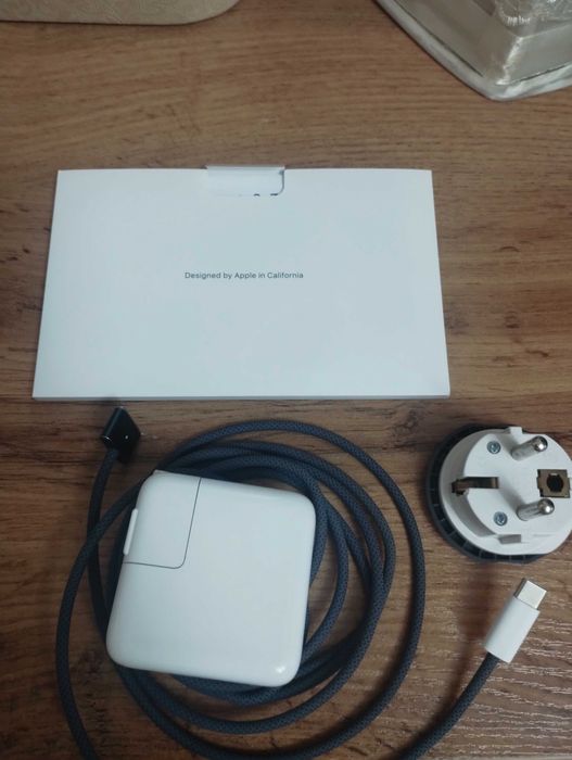 MacBook Air M2 Midnight (8 / 256)