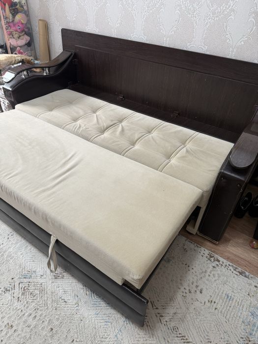 Срочно продам диван