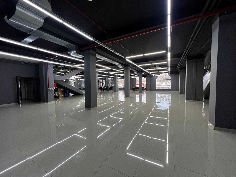 1 350 м² на 1 этаже — идеально под автосалон или мебельный шоурум (55)