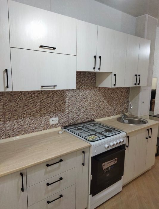 Кухонный Гарнитур в стиле Хай-Тек на заказ