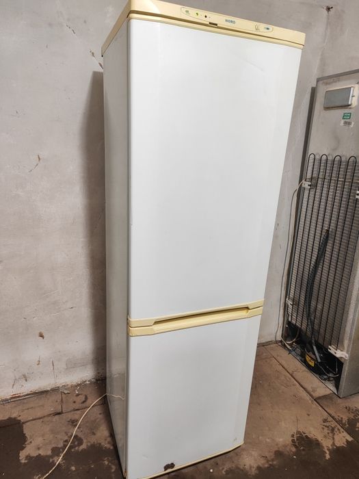 Холодильник рабочий