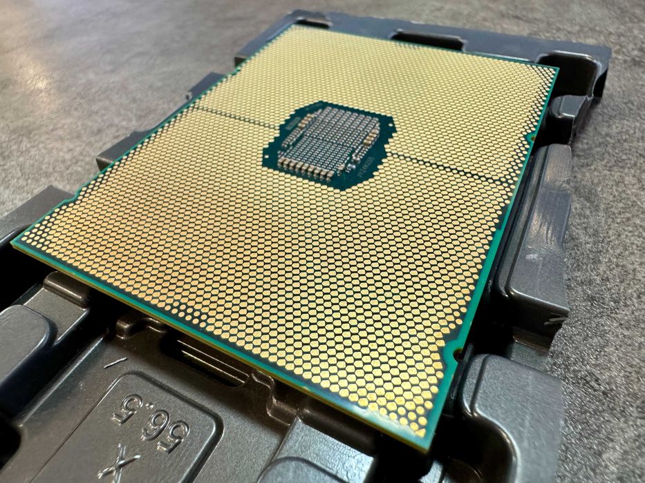 Серверный процессор Intel Xeon Silver 4309Y (Socket S4189)