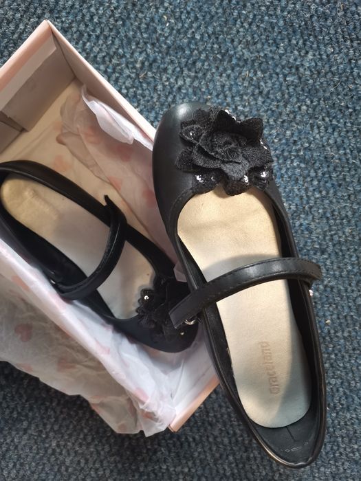 Обувки и маратонки 32, 33 номер