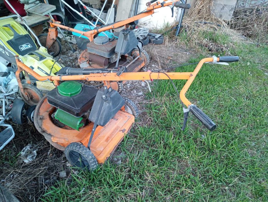 Mașină de tuns iarba