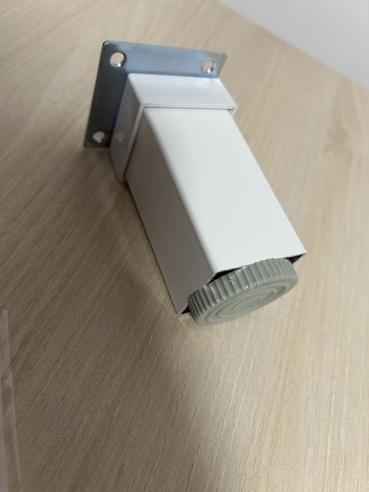 Picioare pentru mobila