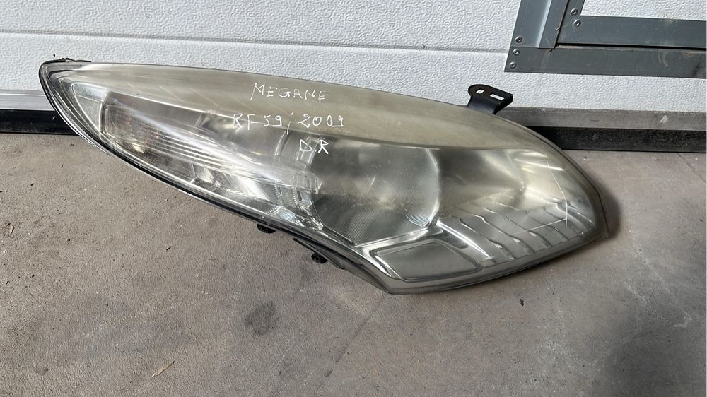 Far-Faruri Renault Megane 3 Stanga-Dreapta