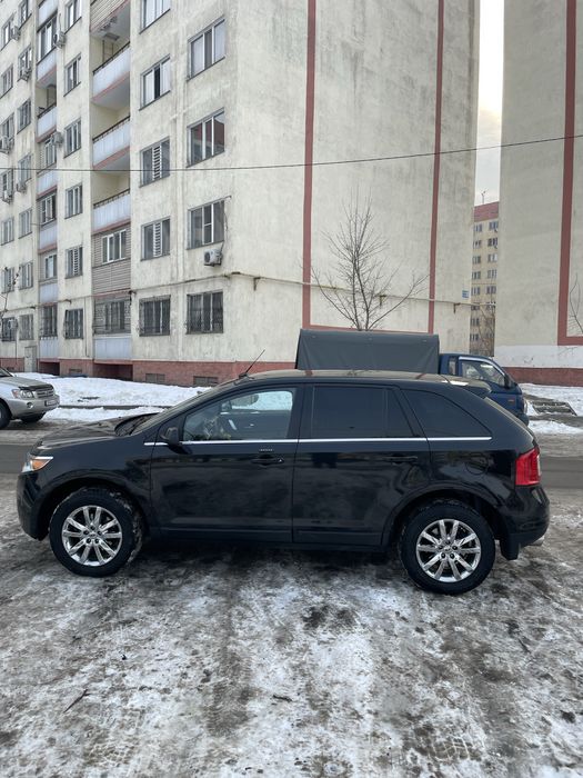 Машина Ford Edge 2013