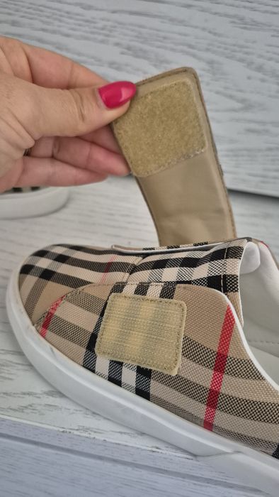 Обувки  Burberry размер 31, отлично състояние