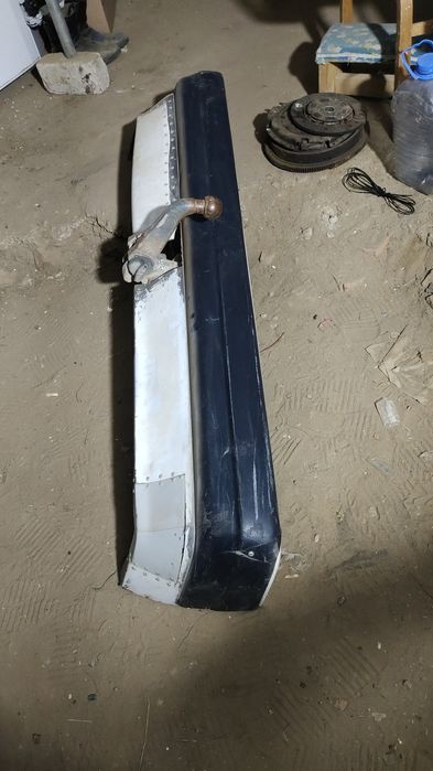 Продам задний бампер Мерседес 190