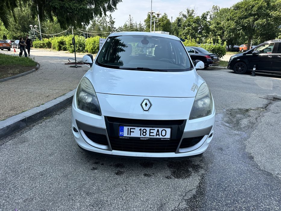 RENAULT Scenic