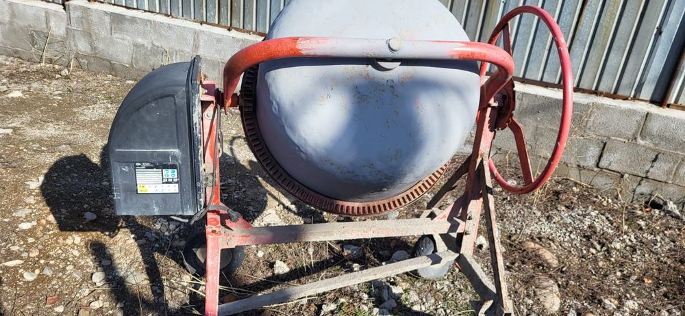 Продам бетомешалку