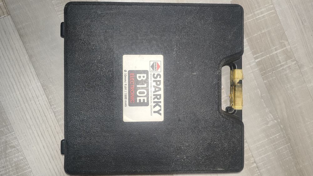 Работещ винтоверт Sparky - пълен комплект, работещи батерии.