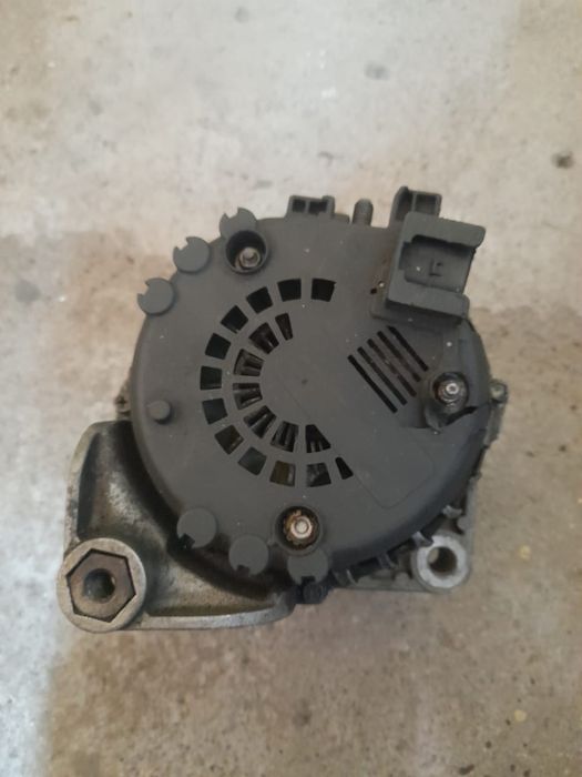 Генератор BMW X5 4,8  E70