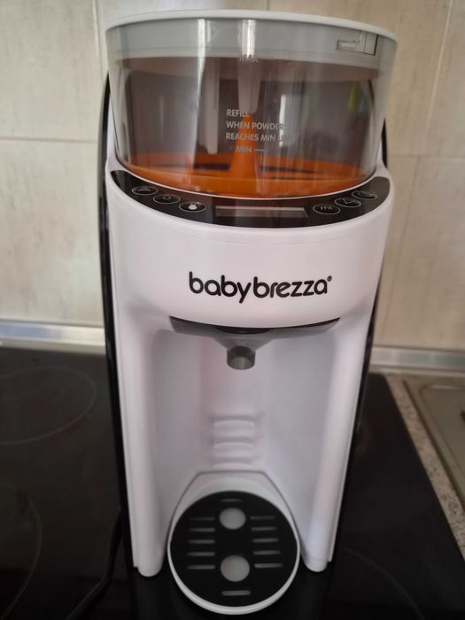 Baby Brezza Уред за приготвяне на адаптирано мляко Formula Pro Advanced