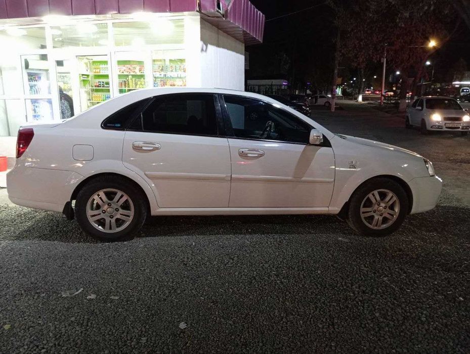 СРОЧНО ПРОДАЕТСЯ ! Своя Лачетти 1,8