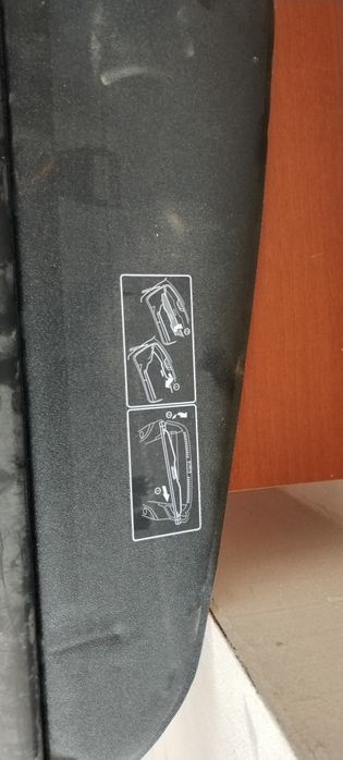 Шторка на багажник