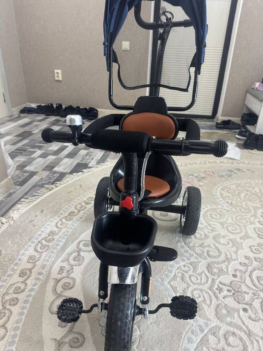 Продам велик с ручкой!15000 тг