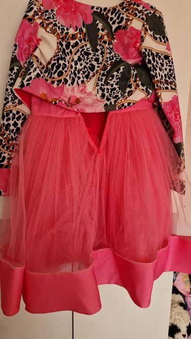 Страхотна рокля в розово-цикламено