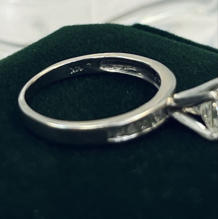 Пръстен бяло злато и бирилянти