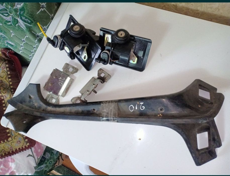 Мерседес.Е210. Замок багажника.