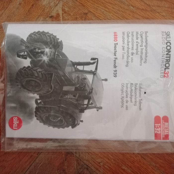 Трактор с дистанционно управление Сику