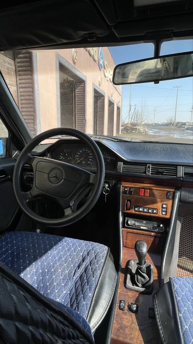 Продам Mercedes 124