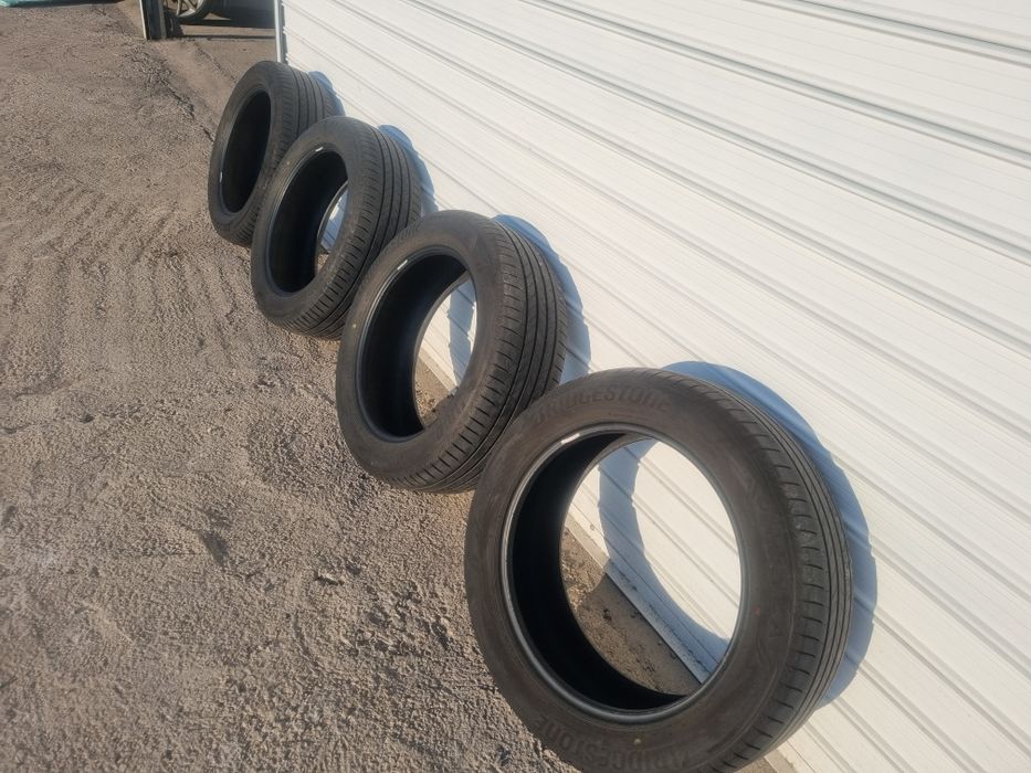 Bridgestone Alenza 235 55 19