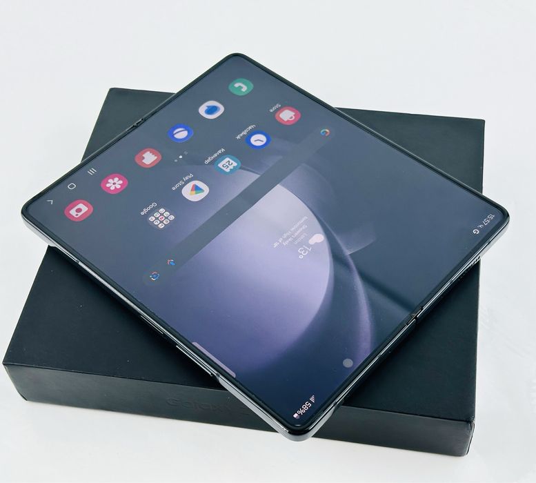 Samsung Galaxy Z Fold 5 5G 256GB 12RAM Black Перфектен! Гаранция!