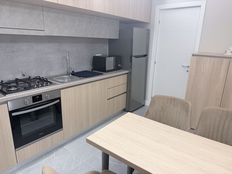 Propietar Inchiriez apartament 3 camere