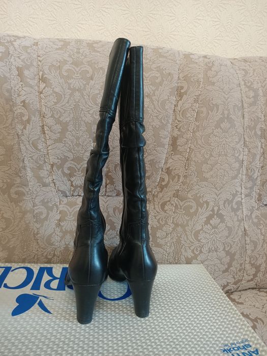 Продам женские сапоги 38 размера