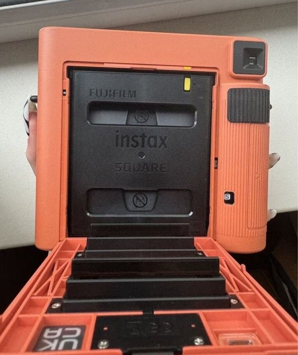 Фотопарат Instax SQ1