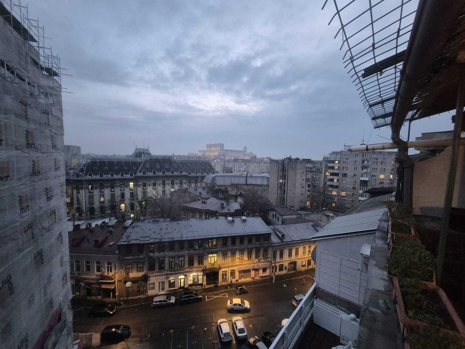 Cismigiu Eforie metrou Universitate garsoniera tip duplex cu centrala