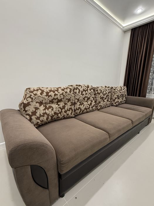 Красивый и мягкий диван