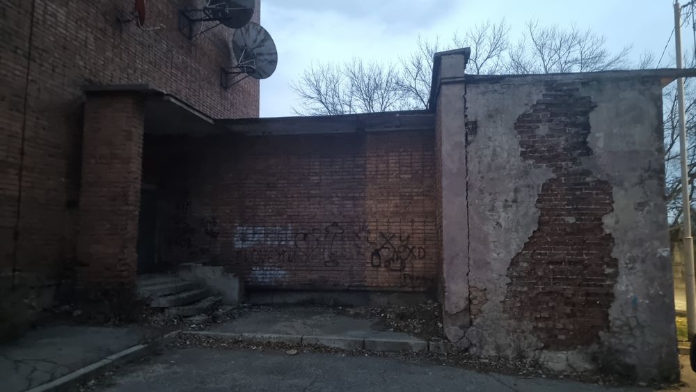 Продам коммерческое помещение на Защите