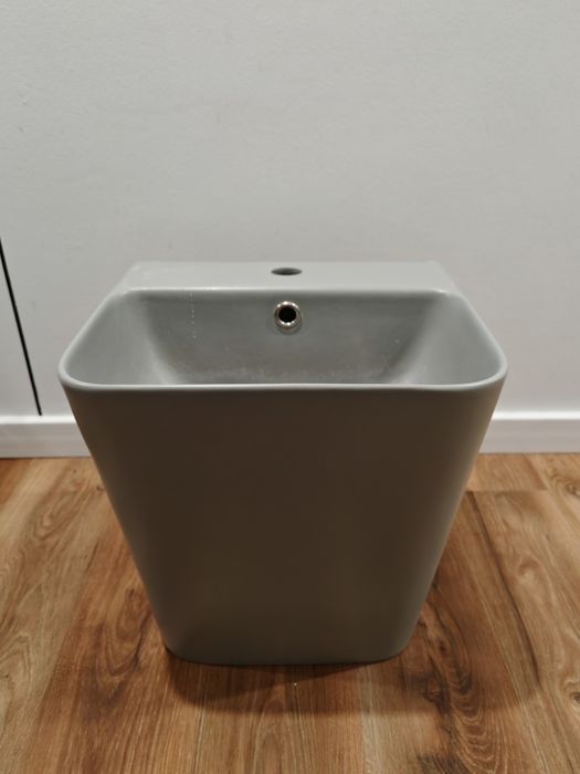 Продам умывальник раковина моноблок