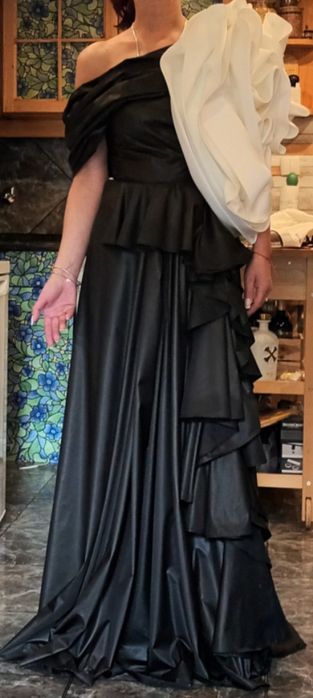 Уникална рокля за повод