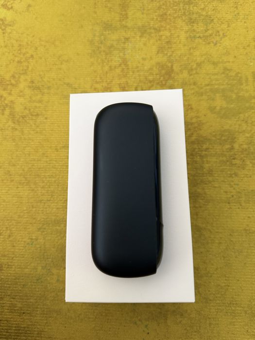 Iqos iluma negru