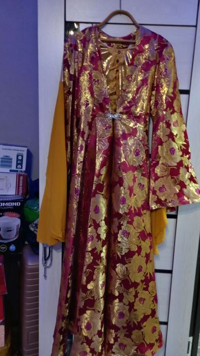 Платья невесты 4 шт.