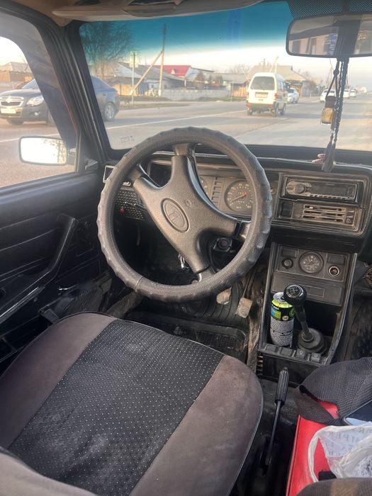 Vaz 21 07 rangi sariq benzinda yuradi yurishi yaxshi