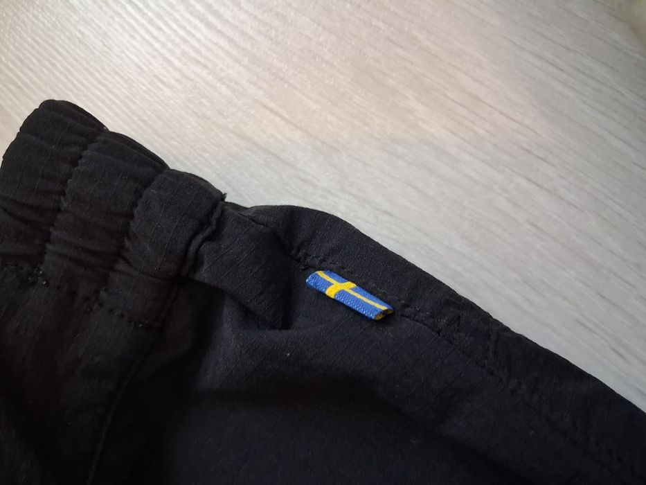 Vând Doua perechi Pantalonii FIJALLRAVEN  Mărimea 36 subțiri de Vara