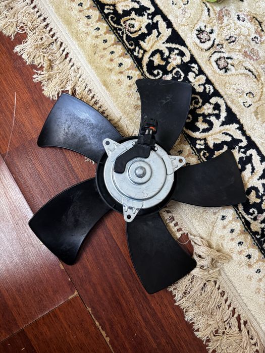 Nissan Tiida вентилятор