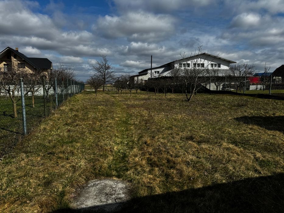 Casa de Vanzare!  Cu toate utilitățile,gradina ,2 garaj,