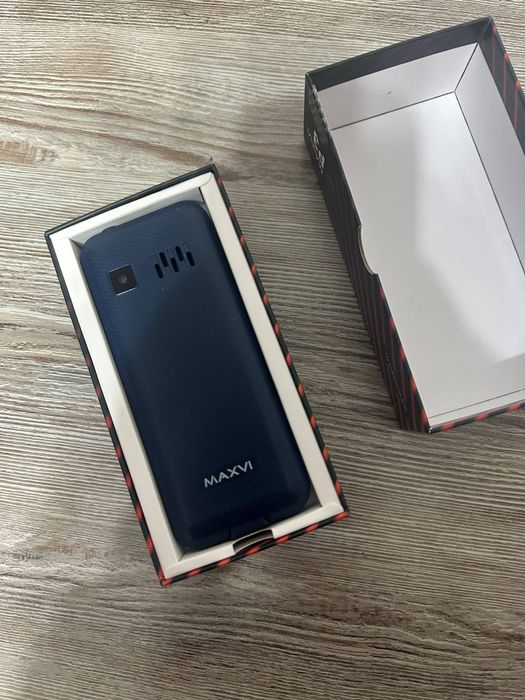 Кнопочный телефон Maxvi p3